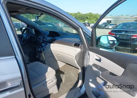 2016 Honda Odyssey Se from USA, damaged, VIN 5FNRL5H3XGB010606